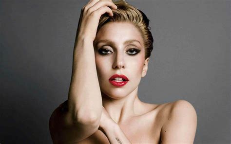 lady gaga nud3|Lady Gaga Nude, Breasts Scene in Gaga: Five Foot Two